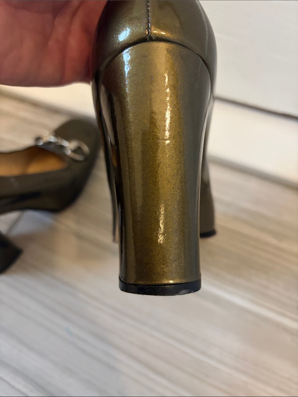 Vintage Gucci Olive Patent Leather Horsebit Pumps in Shiny Olive - Picture 8 of 11